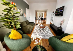 Spacious 6 bed house Altrincham